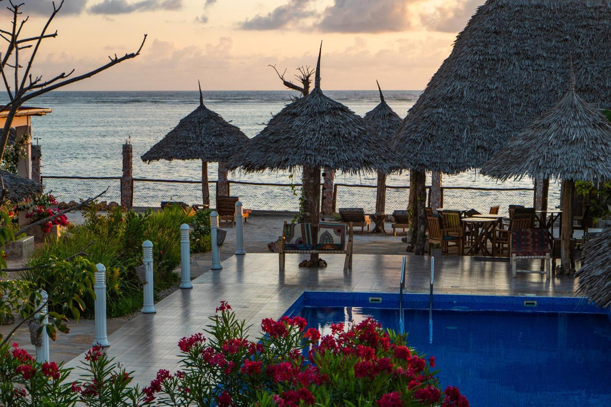 Coral Cliff Zanzibar Resort Makunduchi