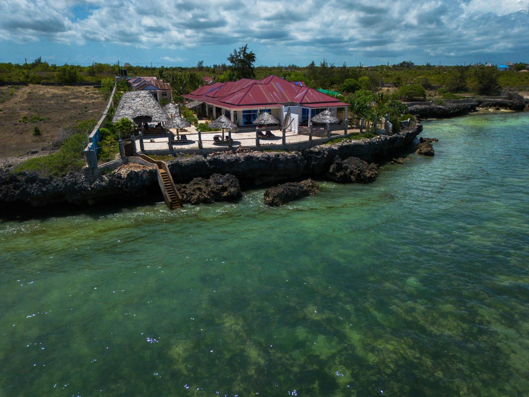 Coral Cliff Zanzibar Resort Makunduchi