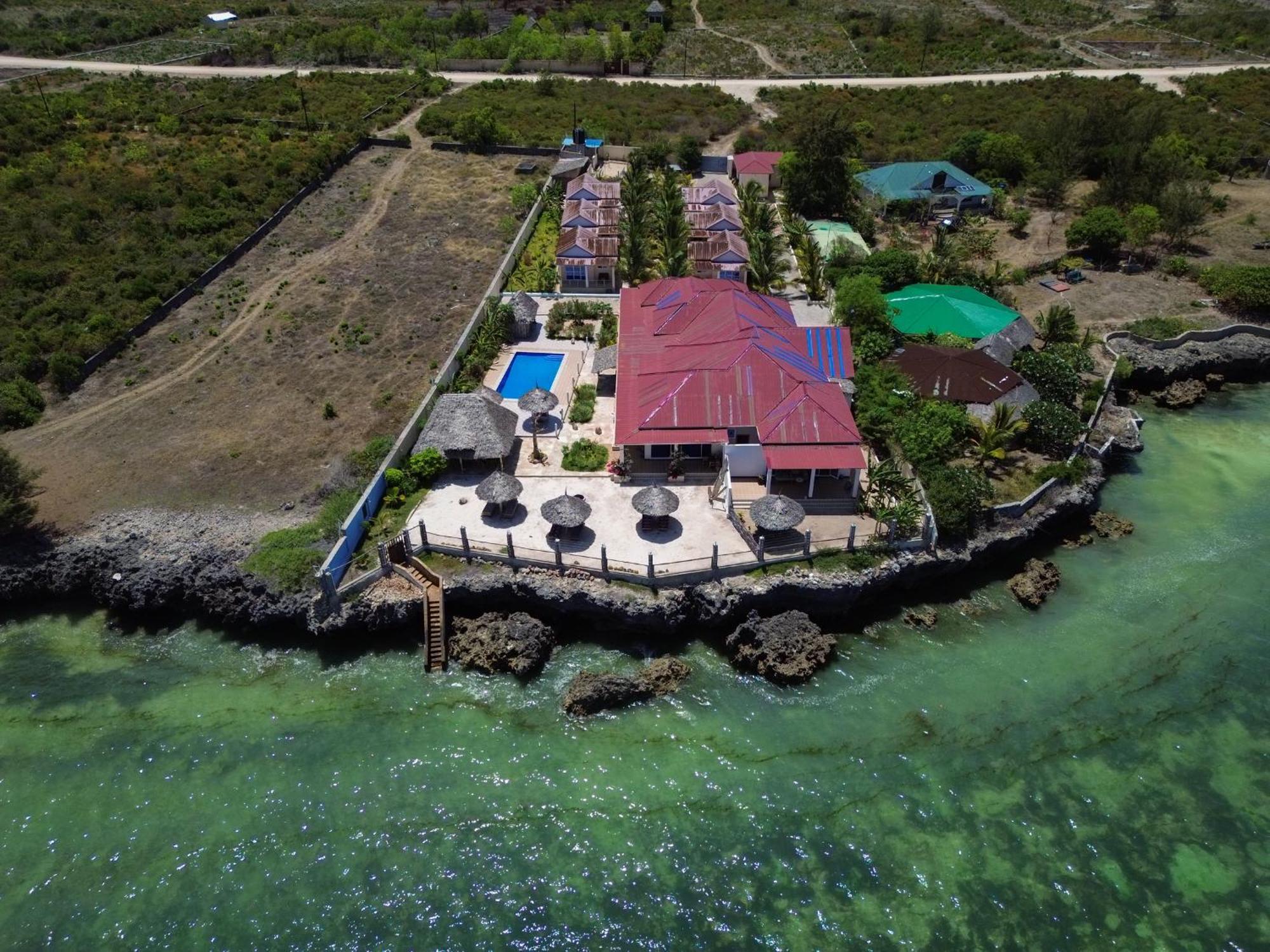 Coral Cliff Zanzibar Resort Makunduchi